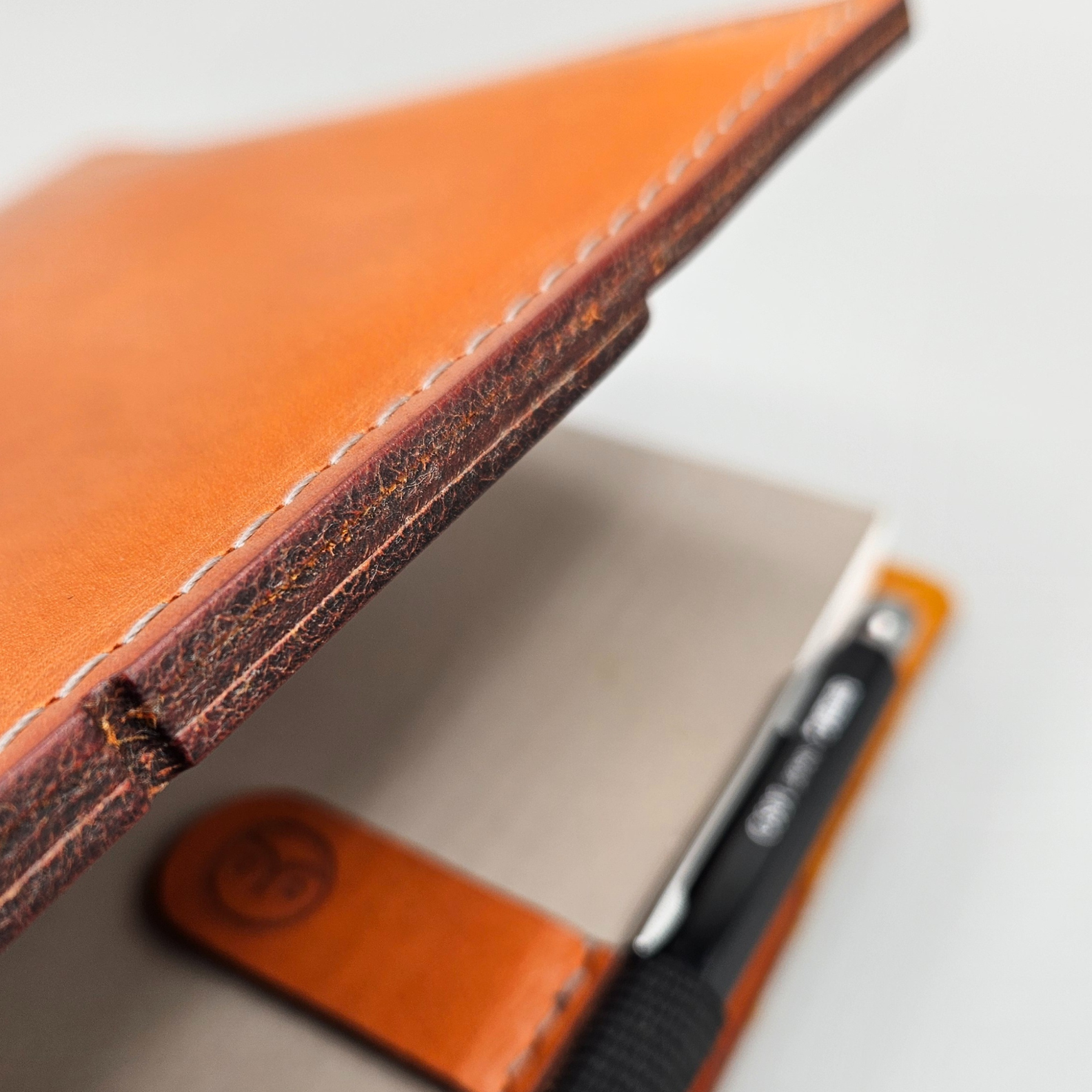 VOYAGER Leather Portfolio A5